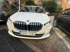 2023 BMW 2-Series 220i Luxury, белый — фото 4