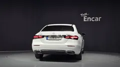 2022 Mercedes-Benz E-Class E350 4MATIC Avantgarde, белый — фото 4