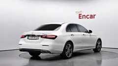 2022 Mercedes-Benz E-Class E350 4MATIC Avantgarde, белый — фото 2