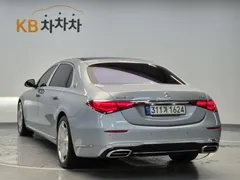 2022 Mercedes-Benz S-Class Maybach S580 4MATIC, серебристый — фото 2