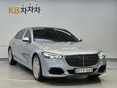 2022 Mercedes-Benz S-Class Maybach S580 4MATIC, серебристый — фото 4