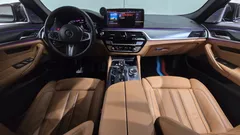 2022 BMW 5-Series 520i M Sport, серый — фото 7