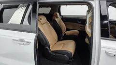 2023 Kia Carnival Diesel 9-Seater Signature, белый — фото 11