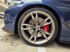 2022 BMW 5-Series M550i xDrive, синий — фото 5