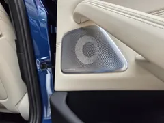 2022 BMW 5-Series M550i xDrive, синий — фото 19