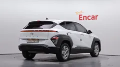 2023 Hyundai Kona Gasoline 1.6 Turbo 2WD, белый — фото 2