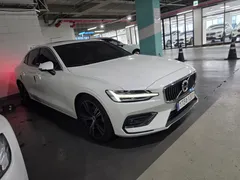 2022 Volvo S60 B5 Inscription, белый — фото 3