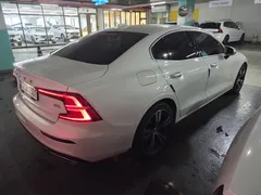 2022 Volvo S60 B5 Inscription, белый — фото 6