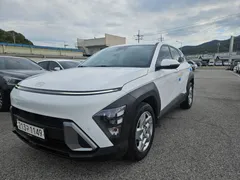 2023 Hyundai Kona Gasoline 1.6 Turbo 2WD, белый — фото 1