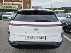 2023 Hyundai Kona Gasoline 1.6 Turbo 2WD, белый — фото 4