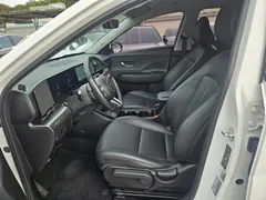 2023 Hyundai Kona Gasoline 1.6 Turbo 2WD, белый — фото 10
