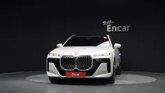 2023 BMW 7-Series 740i sDrive M Sport, белый — фото 3