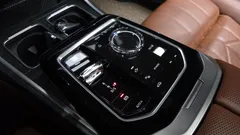 2023 BMW 7-Series 740i sDrive M Sport, белый — фото 9