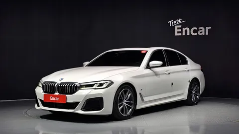2022 BMW 5-Series 520i M Sport