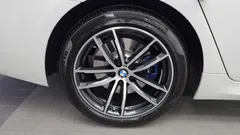 2022 BMW 5-Series 520i M Sport, белый — фото 5