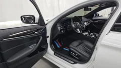 2022 BMW 5-Series 520i M Sport, белый — фото 10