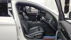 2022 BMW 5-Series 520i M Sport, белый — фото 11