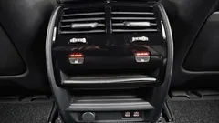 2022 BMW 5-Series 520i M Sport, белый — фото 18