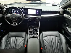 2023 Kia K5 Signature, чёрный — фото 13