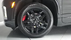 2022 Chevrolet Traverse 3.6 AWD Redline, чёрный — фото 5