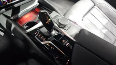 2023 BMW 5-Series 520i M Sport, синий — фото 9