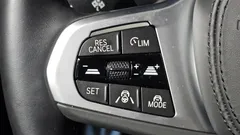 2023 BMW 5-Series 520i M Sport, синий — фото 19