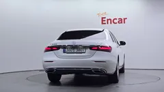 2022 Mercedes-Benz E-Class E250 Exclusive, белый — фото 4
