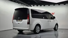 2023 Hyundai Staria Tourer 11-Seater, белый — фото 2