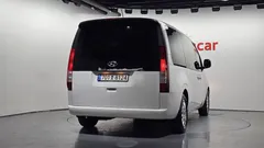 2023 Hyundai Staria Tourer 11-Seater, белый — фото 4