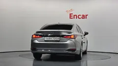 2023 Lexus ES Luxury Plus, 연금색 — фото 4