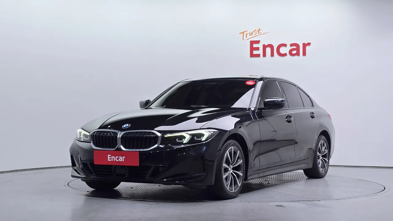 2023 BMW 3-Series 320i