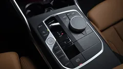 2023 BMW 3-Series 320i, чёрный — фото 9