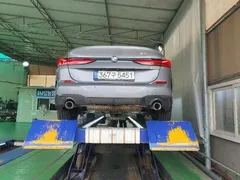 2022 BMW 2-Series 220i M Sports, серый — фото 2