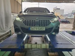 2022 BMW 2-Series 220i M Sports, серый — фото 4