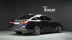 2022 BMW 5-Series 520i M Sport, чёрный — фото 2