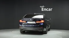 2022 BMW 5-Series 520i M Sport, чёрный — фото 4