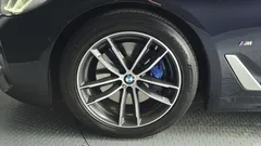 2022 BMW 5-Series 520i M Sport, чёрный — фото 5