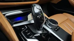 2022 BMW 5-Series 520i M Sport, чёрный — фото 9