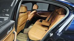 2022 BMW 5-Series 520i M Sport, чёрный — фото 13