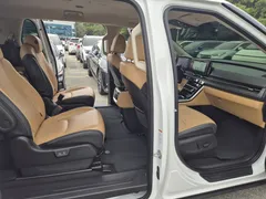 2023 Kia Carnival Diesel 9-Seater Signature, белый — фото 10
