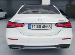 2022 Mercedes-Benz E-Class E350 4MATIC AMG Line, белый — фото 2