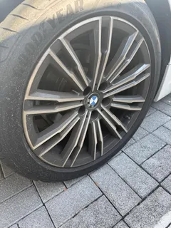 2022 BMW 3-Series 320i M Sport, белый — фото 5