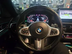 2023 BMW 5-Series 530i M Sport Package, белый — фото 9