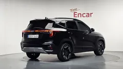 2023 Kia Seltos Gasoline 1.6 Turbo 2WD, чёрный — фото 2