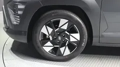 2023 Hyundai Kona Inspiration, серый — фото 5