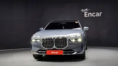 2023 BMW 7-Series 740d xDrive Design Pure Excellence, серо-серебристый — фото 3