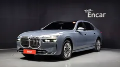 2023 BMW 7-Series 740d xDrive Design Pure Excellence, серо-серебристый — фото 12