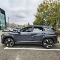 2023 Hyundai Kona Inspiration, серый — фото 2