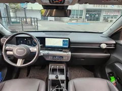 2023 Hyundai Kona Inspiration, серый — фото 4