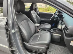 2023 Hyundai Kona Inspiration, серый — фото 7